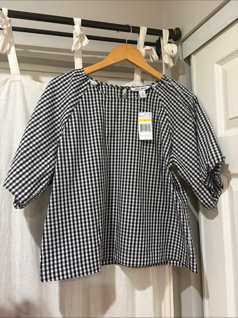 Nine West Black and White Gingham Puff Sleeve Poplin Gingham Blouse Womens’s Med